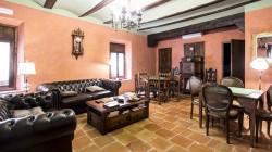 Hotel Los Leones